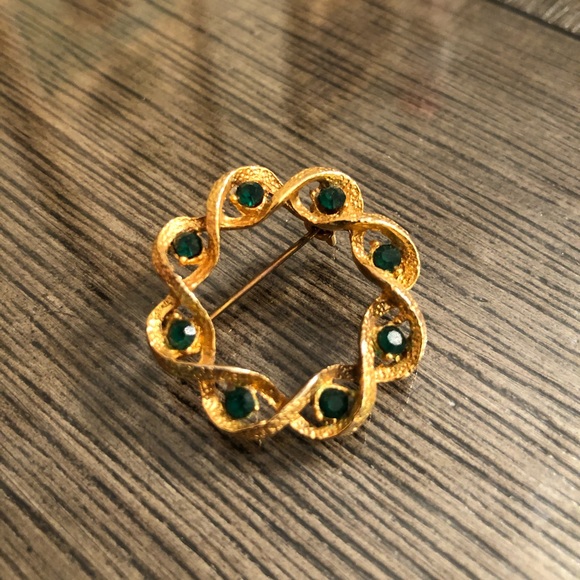 Vintage Round Circle Pin with Green Rhinestones - Picture 2 of 10